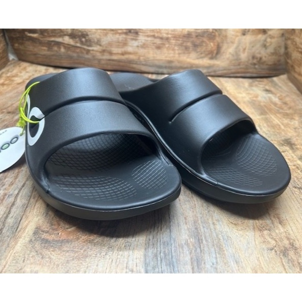 OOFOS OOAHH Sport Slide Recovery Sandals Black/White NWT - Size M12/W14